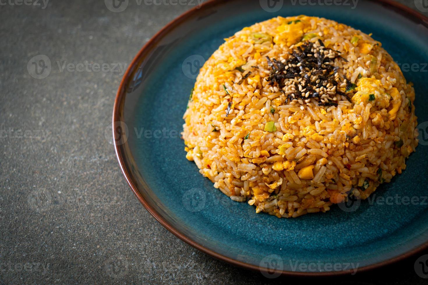 fried rice with egg in Korean style 7059820 Stock Photo at Vecteezy