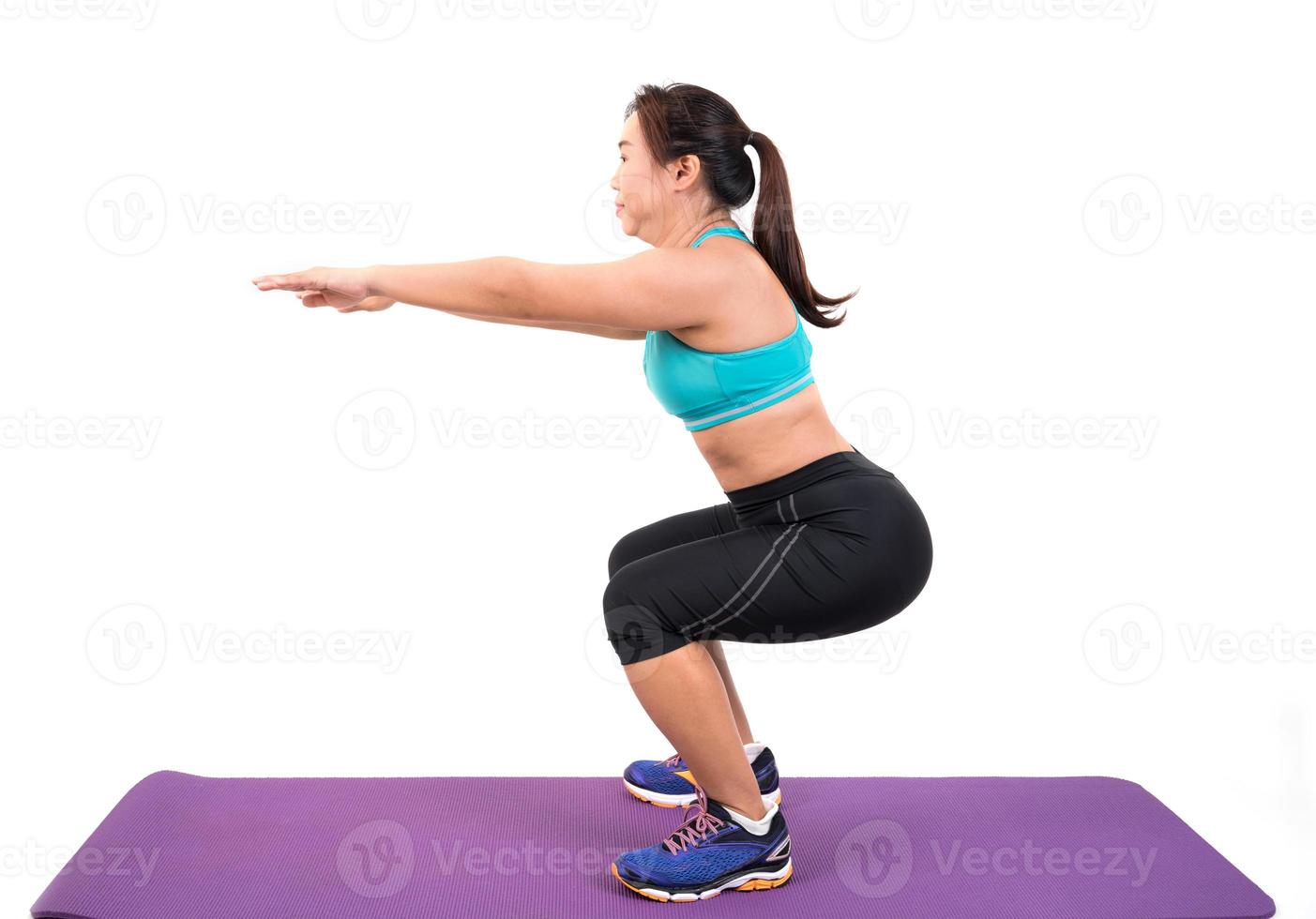 mujer gordita haciendo fitness foto