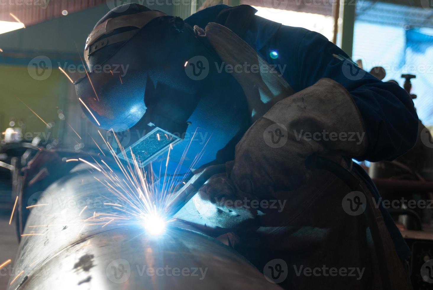 a a welding 7074116 Stock Photo at Vecteezy