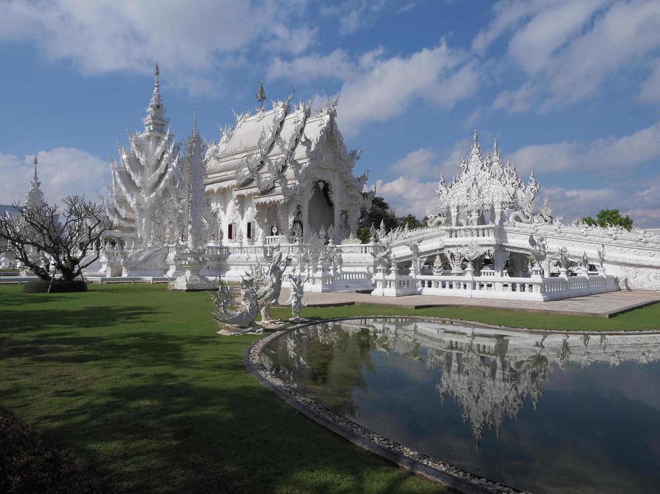 wat rong khun, chiang rai foto