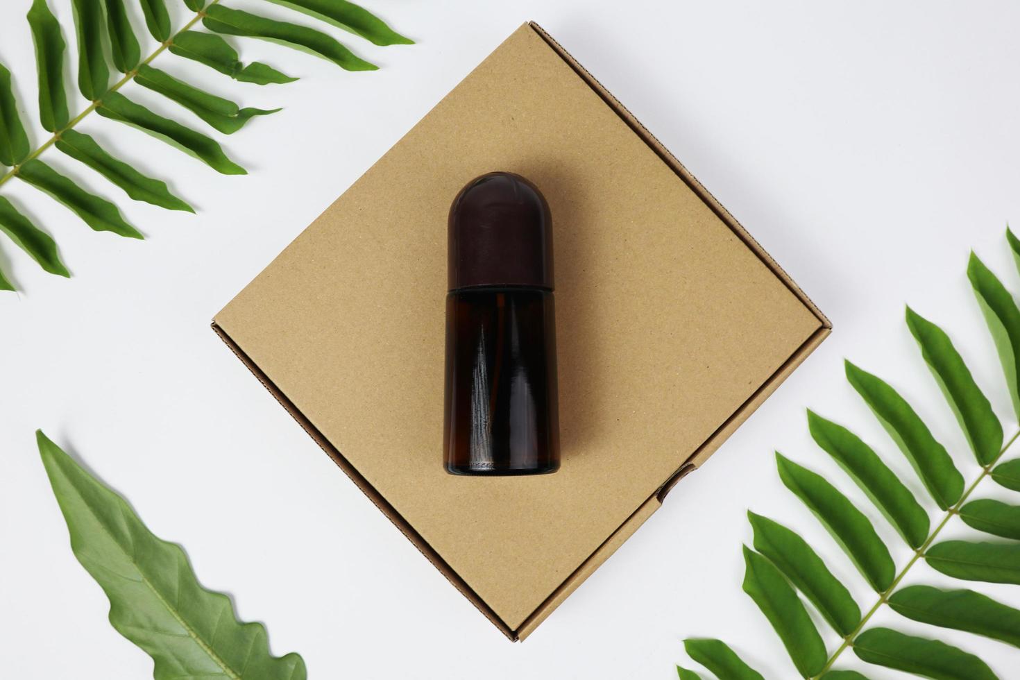 Free Bottle display mockup photo