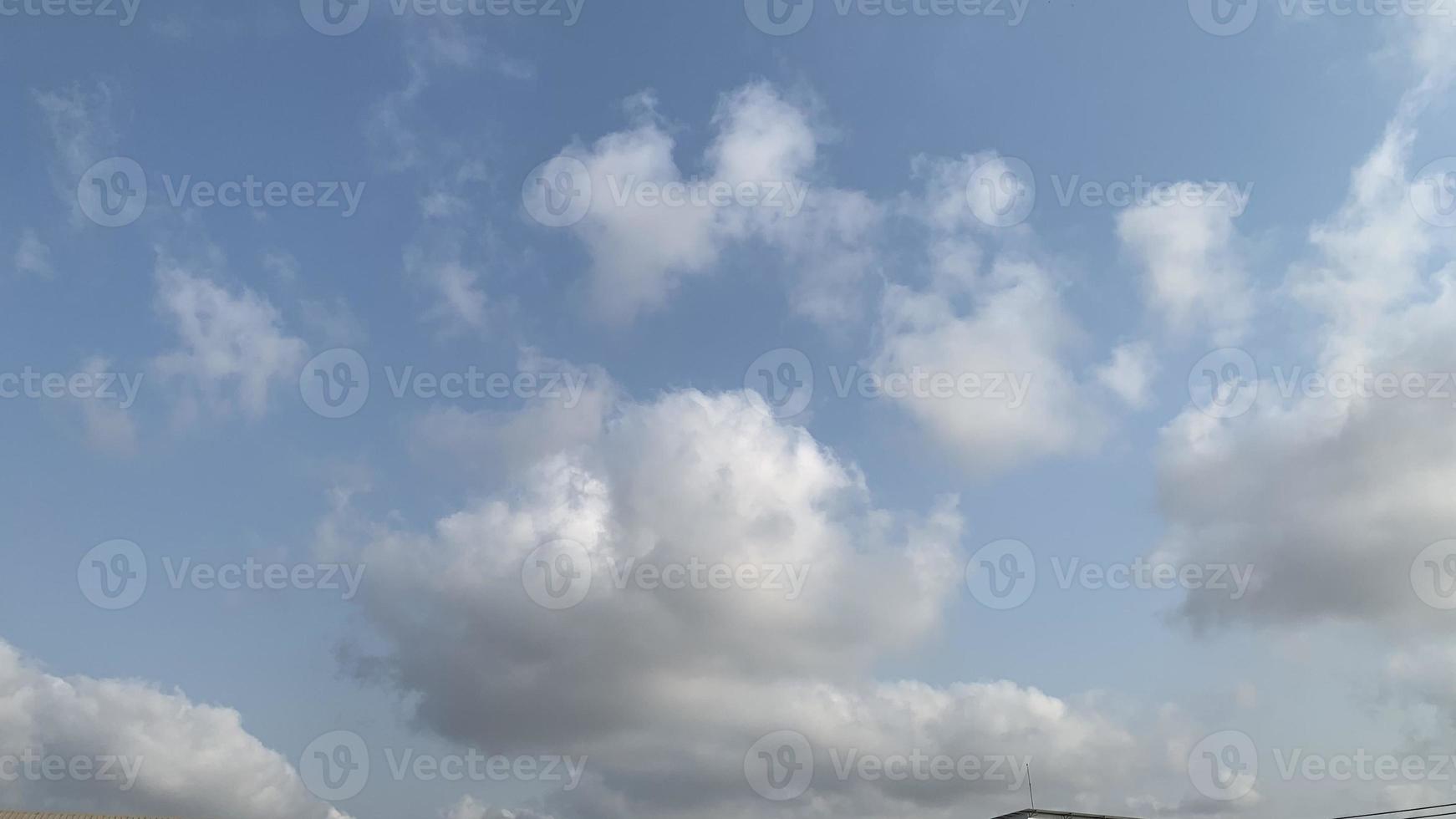 fondo de cielo con nubes, hermosas nubes foto