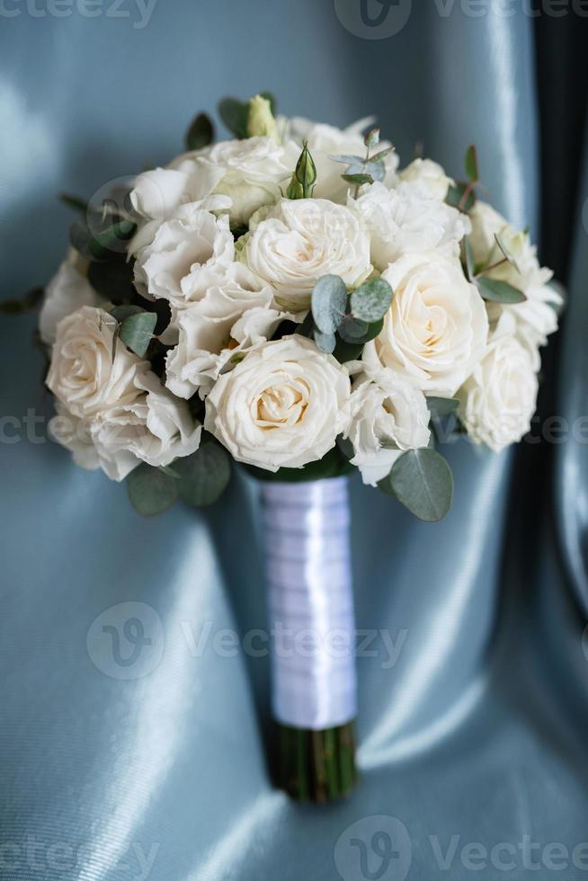 elegante ramo de boda de flores frescas naturales. foto