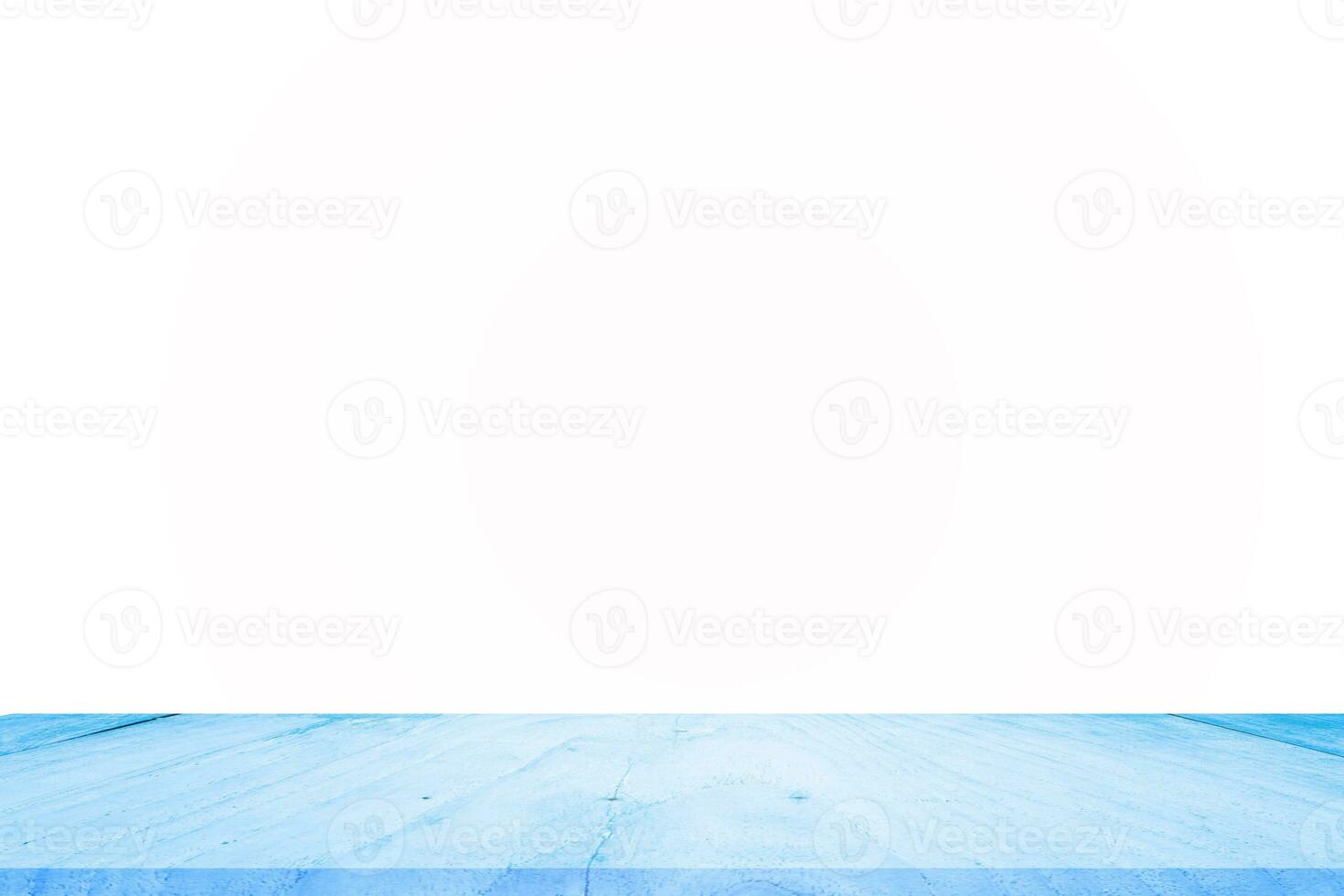 mesa de madera azul vacía sobre fondo blanco. para exhibición de productos o diseño. foto