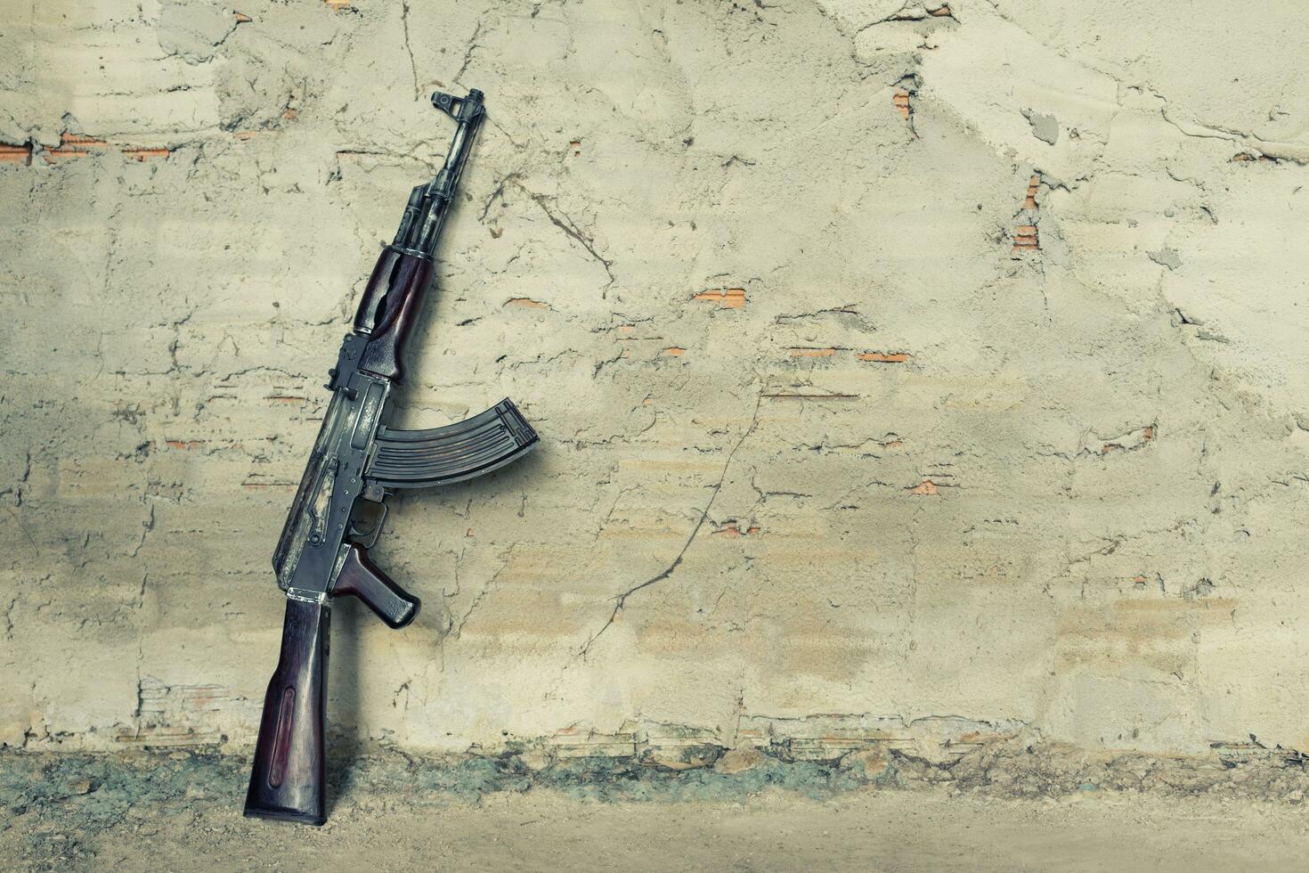 antiguo subfusil kalashnikov ak-47 foto