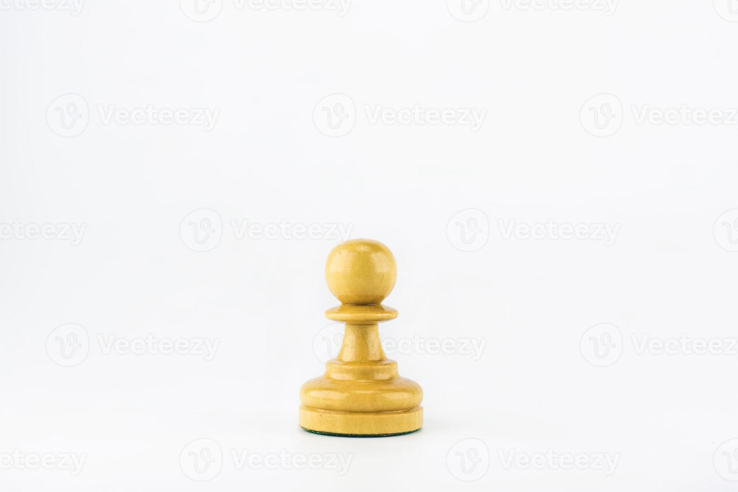 figura de ajedrez sobre fondo blanco foto
