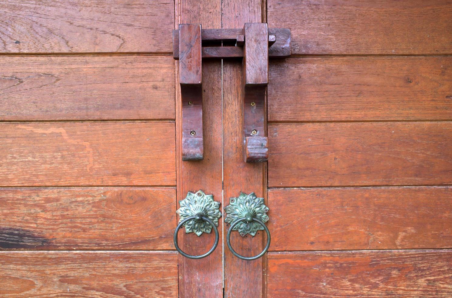 fondo de puerta de madera foto