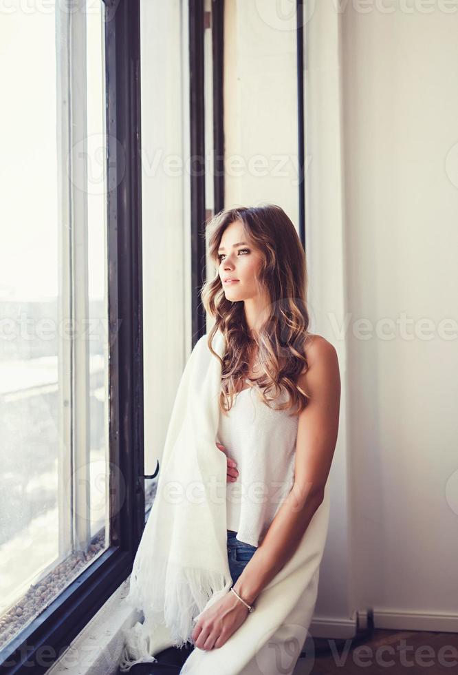 retrato de una mujer tranquila y romántica foto