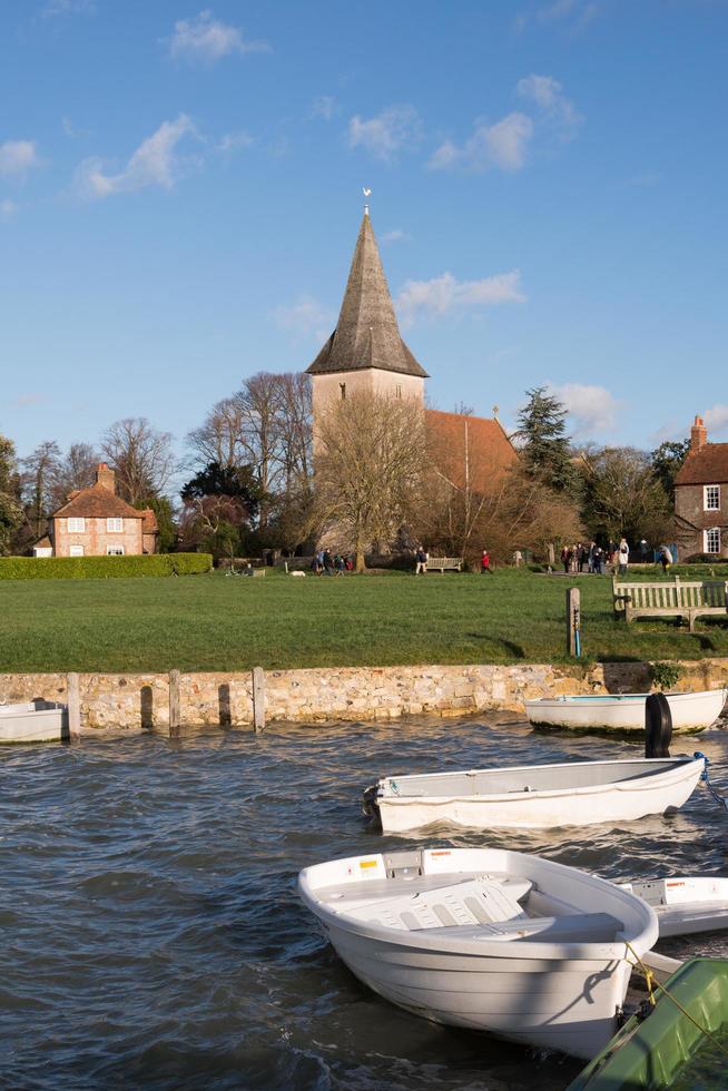 Bosham, West Sussex, Reino Unido, 2013. Bosham bañado por el sol de invierno foto