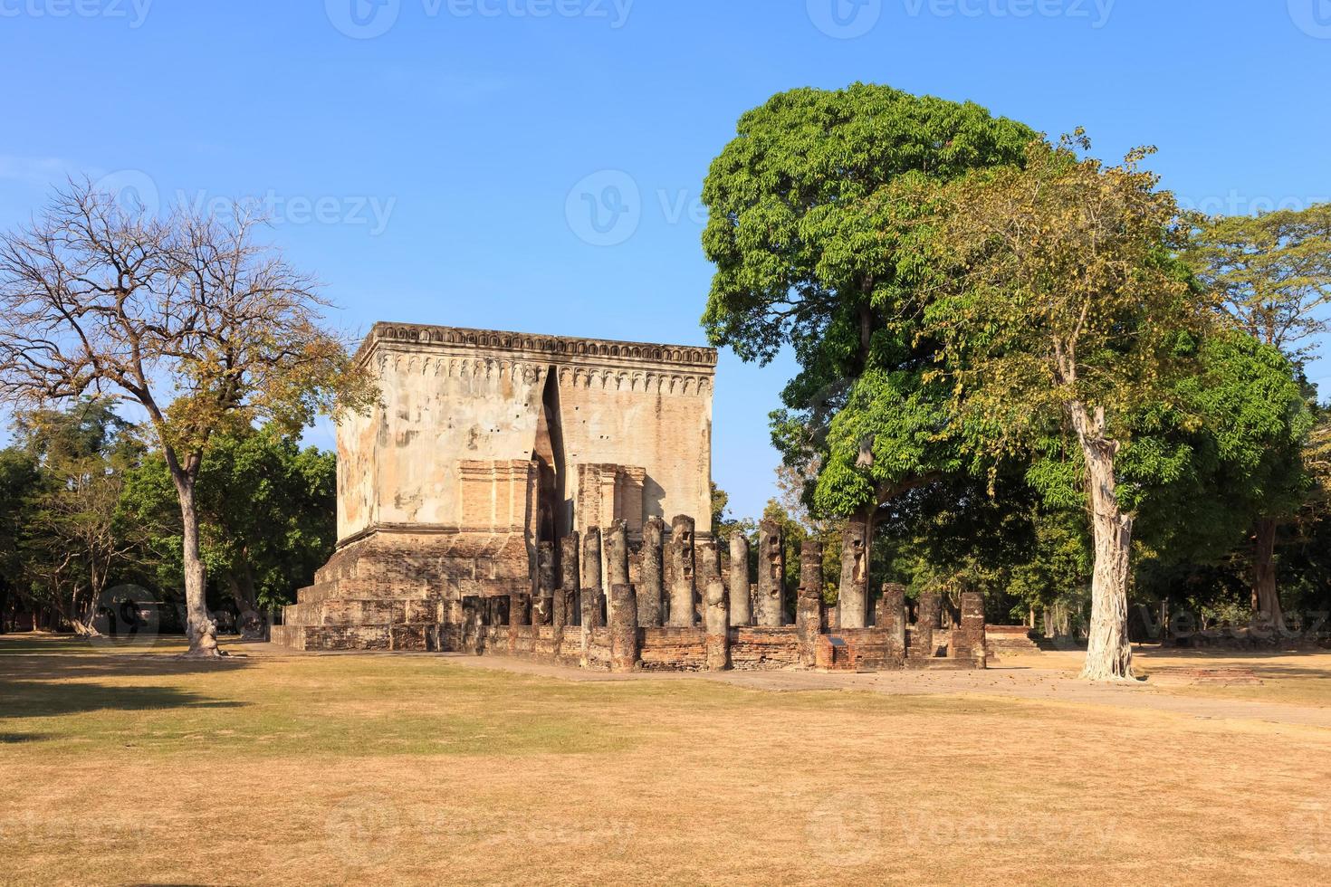 wat si chum, parque histórico de shukhothai, tailandia foto