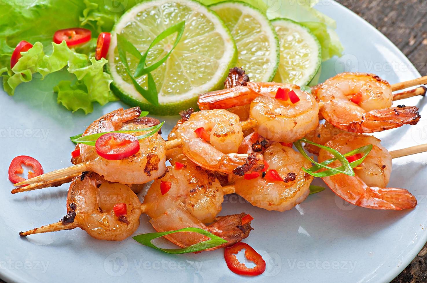 Shrimp sauteed in garlic and soy caramel photo