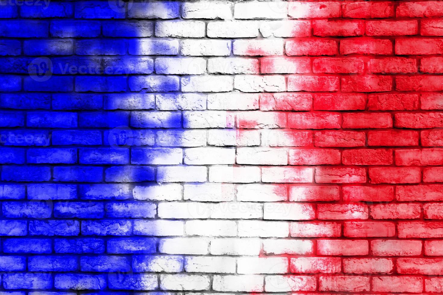 fondo de pared de ladrillo colorido. paredes pintadas con el color de la bandera francesa. foto