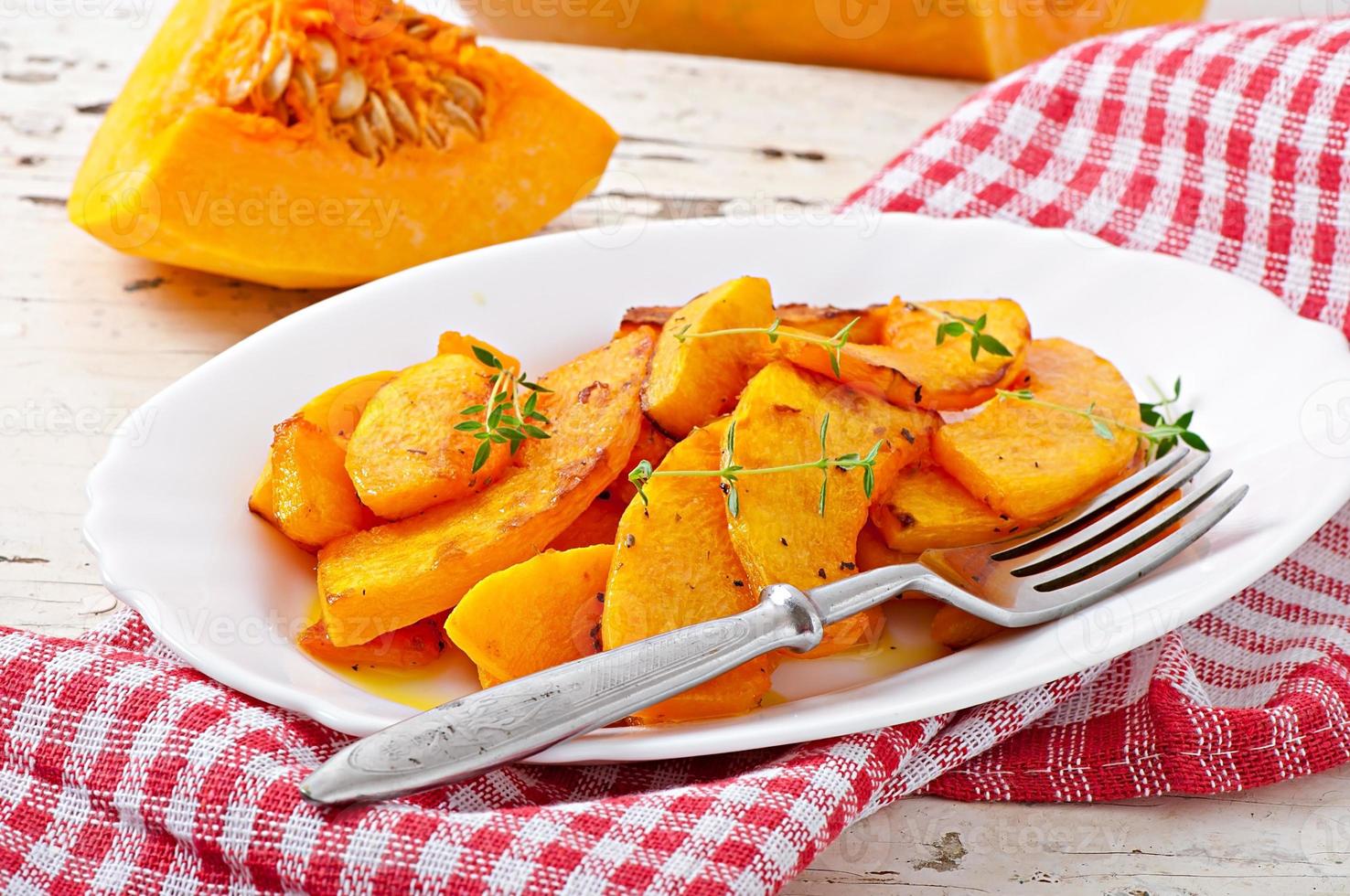 Baked pumpkin with thyme photo