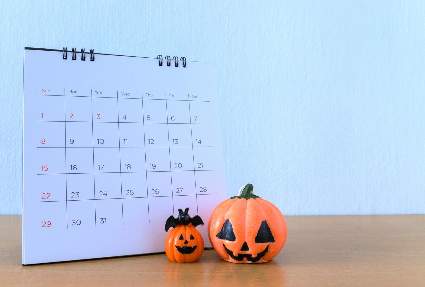 Halloween se acerca. 31 de octubre en el calendario. concepto de truco y trato foto