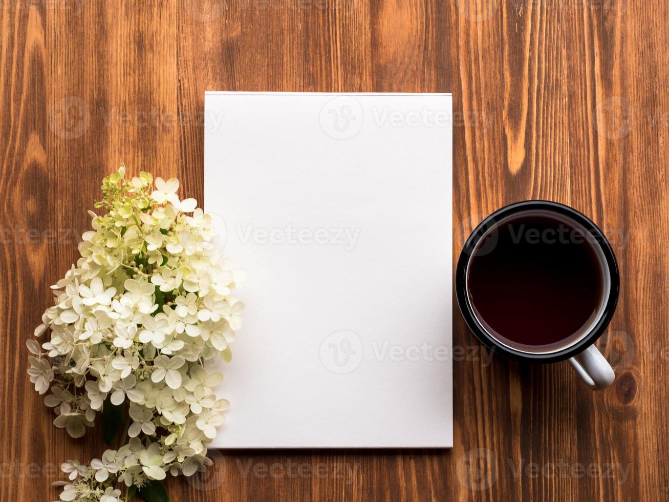 open notepad with a clean white page photo