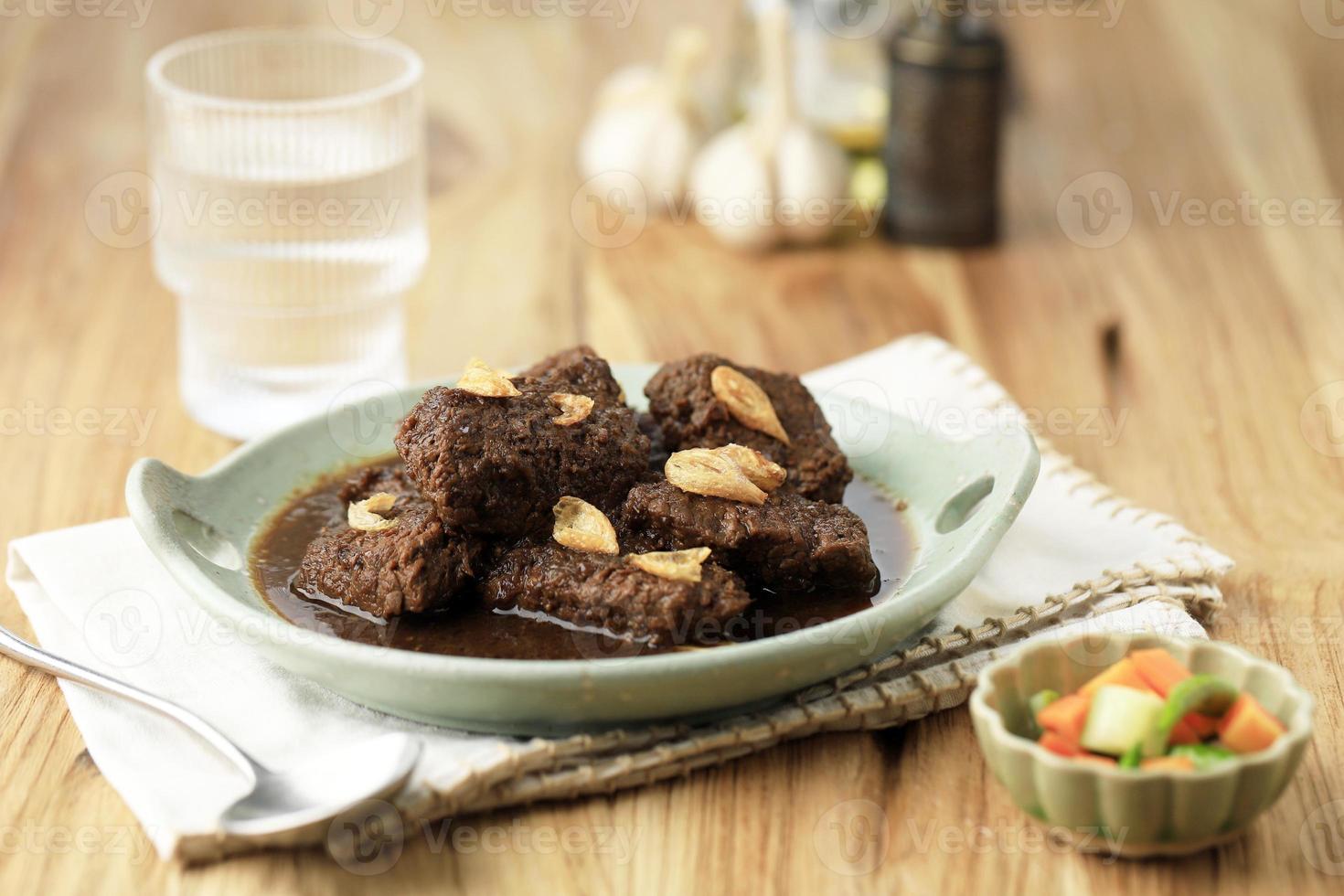 malbi es cocina tradicional de palembang, indonesia. plato favorito durante hari raya idul fitri. foto