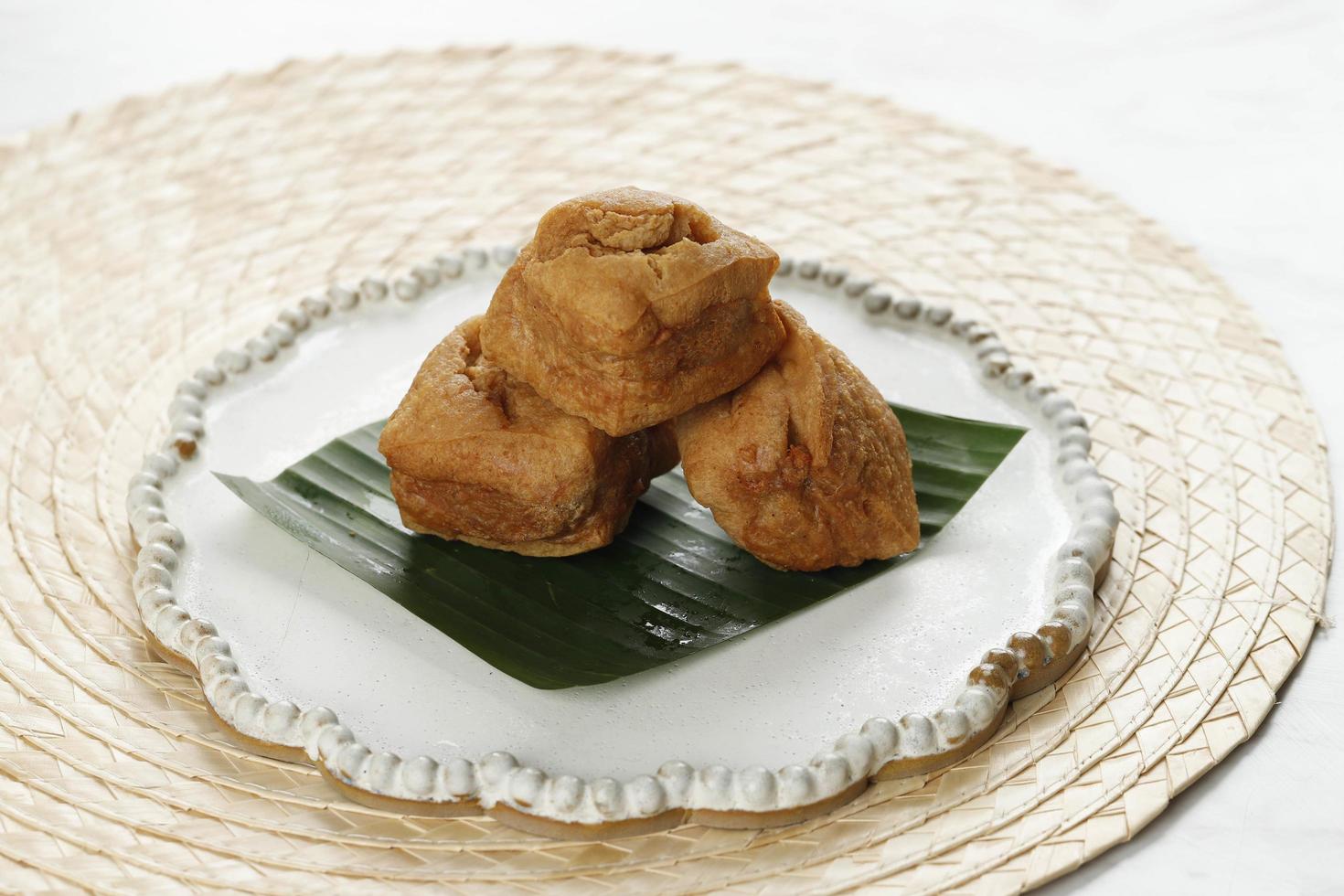 tahu bakso, comida especial ungaran. hecho de tofu relleno con masa de albóndigas. foto