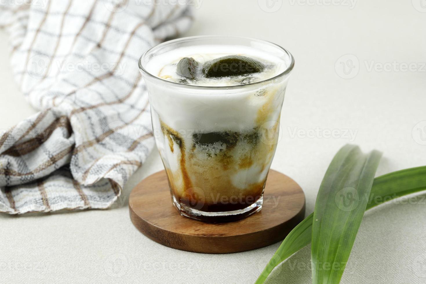 gelatina de hierba verde o cincau hijau foto