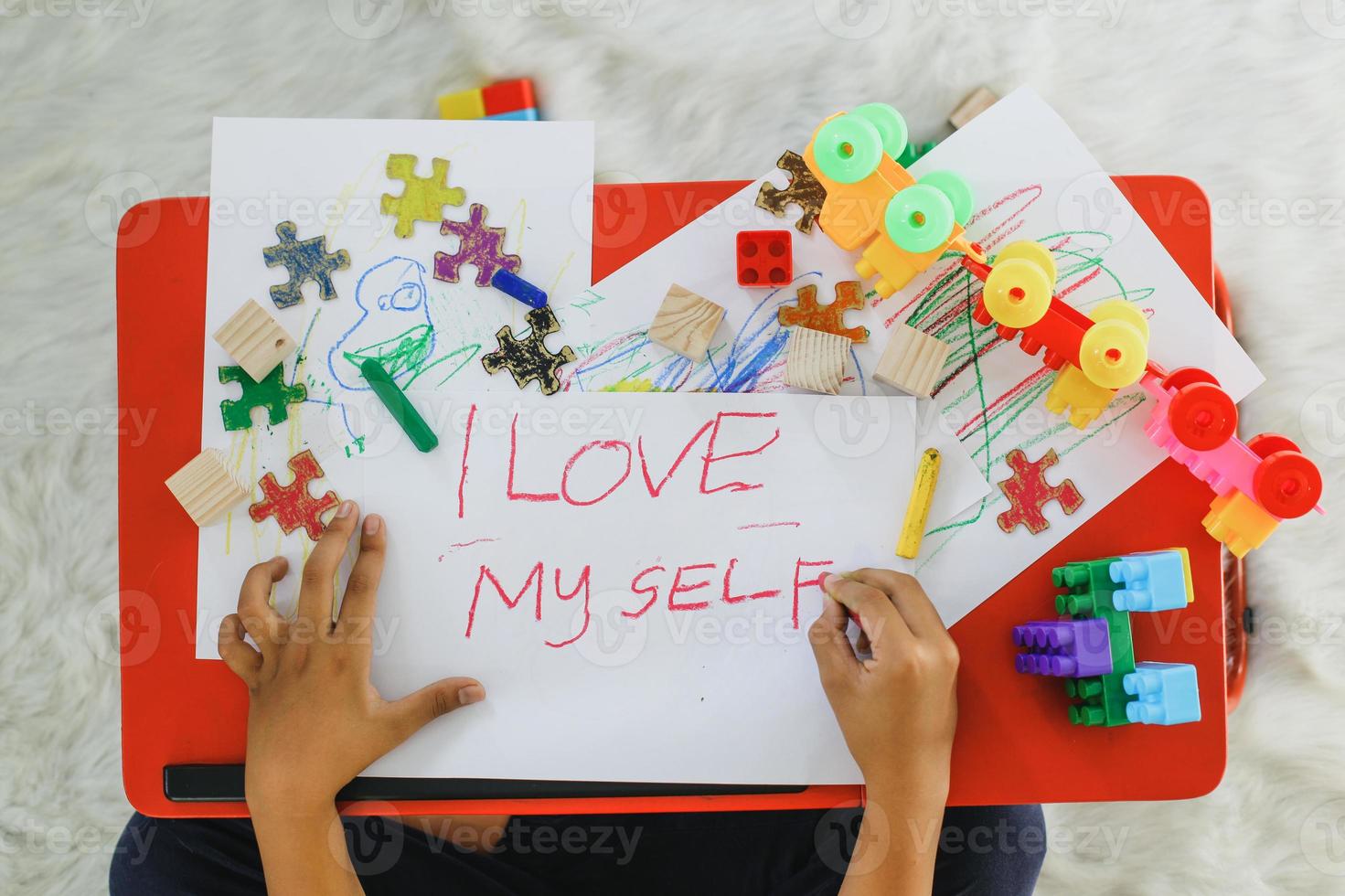 Escritos De Niños Autistas Me Amo A Mí Mismo. Experiencia Traumática ...