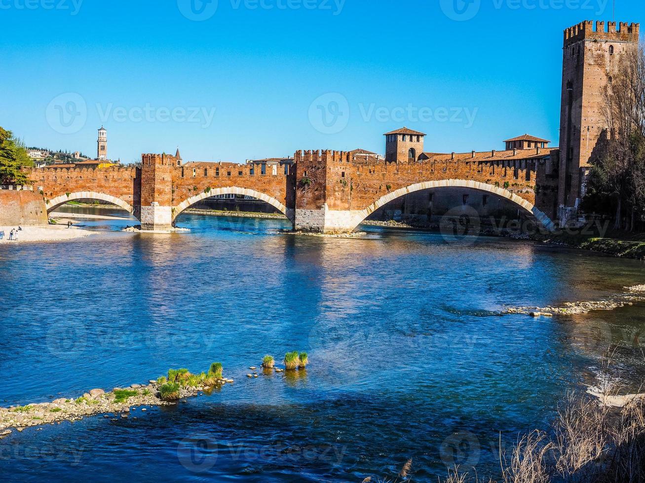 hdr puente castelvecchio también conocido como puente scaliger en verona foto