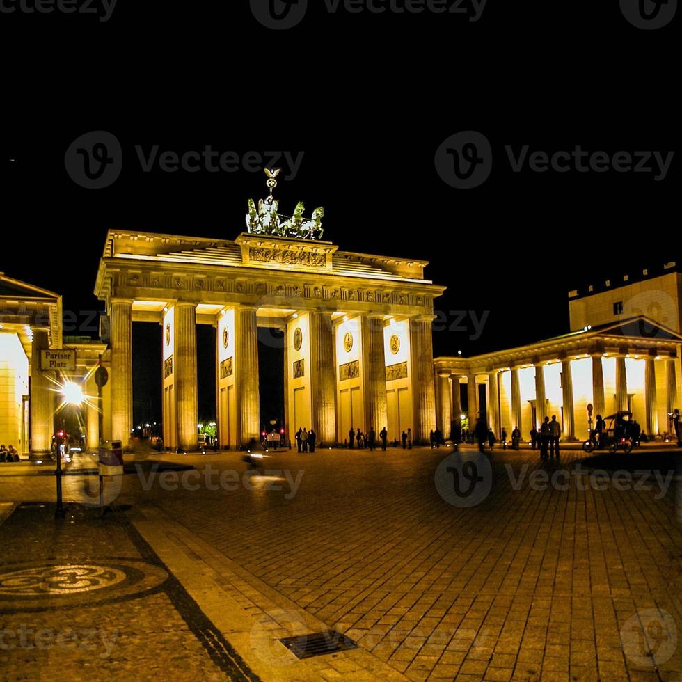 hdr brandenburger tor berlín de noche foto