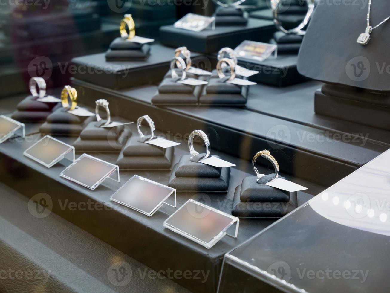 jewelry diamond shop display photo