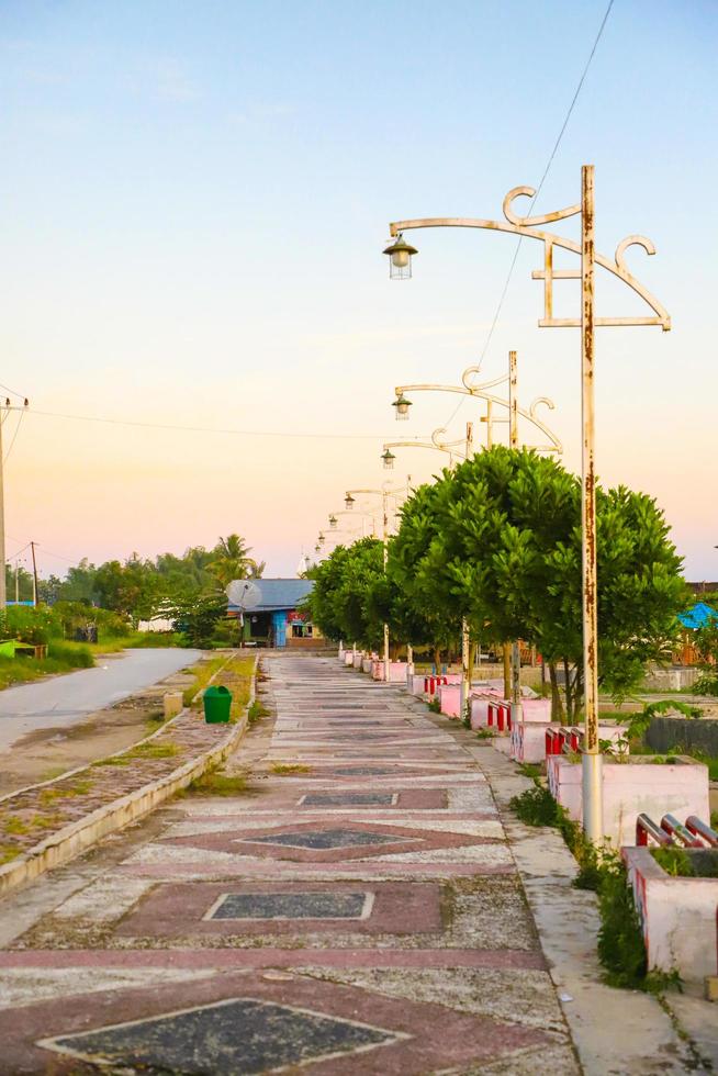 ambiente del parque de la ciudad por la mañana foto