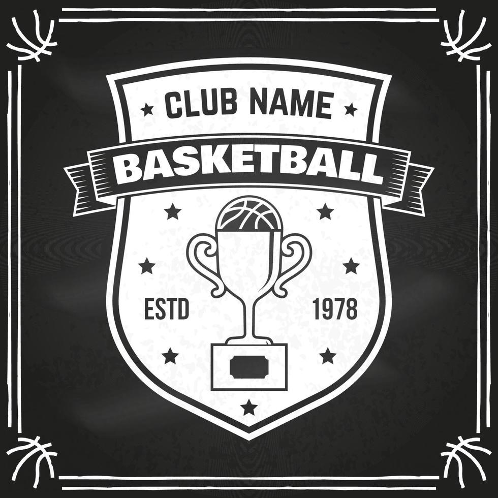 insignia del club deportivo de baloncesto. ilustración vectorial concepto para camisa, sello o camiseta. diseño de tipografía vintage con copa de premio y silueta de pelota de baloncesto. vector