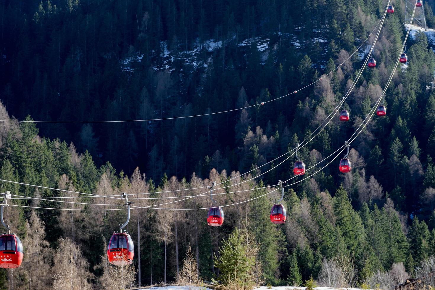 ortisei, val gardena, italia, 2016. teleférico foto