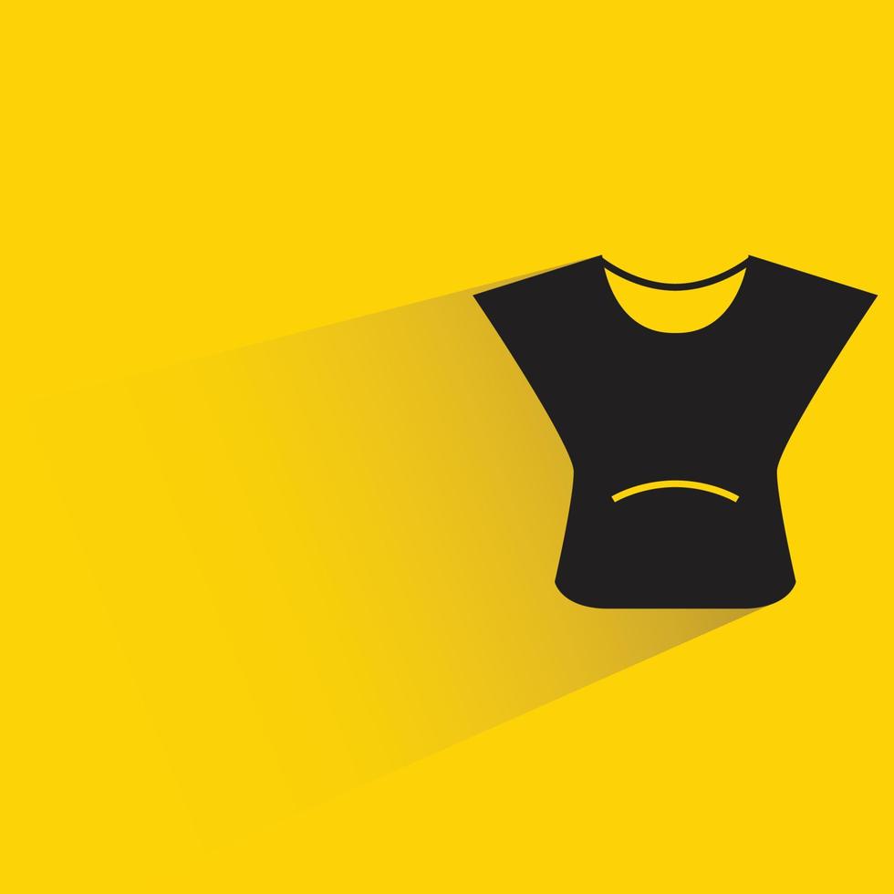 camisa de mujer sobre fondo amarillo ilustración vector