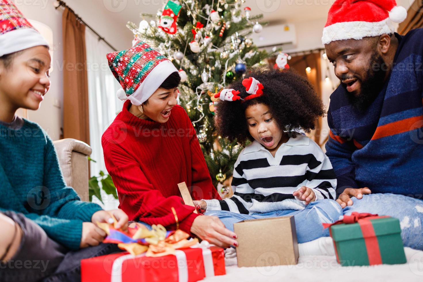 Happy African American Family Father Kids Daughter Son Pack Christmas Stock  Photo by ©evgenyataman 624194704