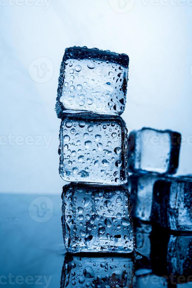 Ice pack The result of the water is before the ice stacked several blocks. The origin of the idea. And a beautiful layout. Food and Drink Concepts Cool photo