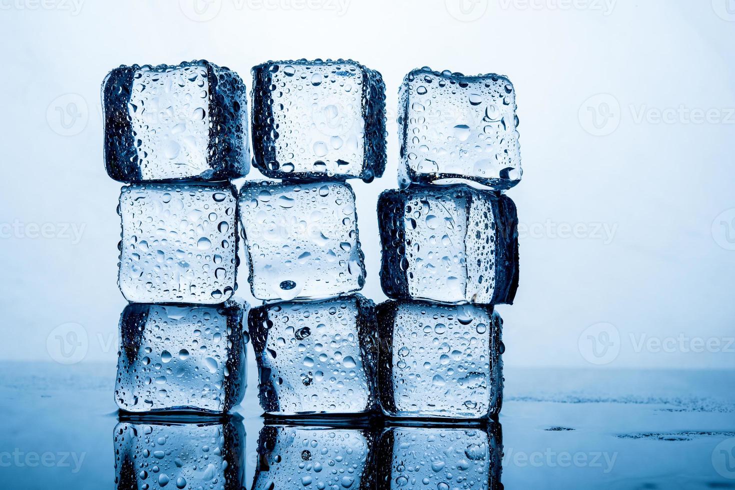 Ice pack The result of the water is before the ice stacked several blocks. The origin of the idea. And a beautiful layout. Food and Drink Concepts Cool photo
