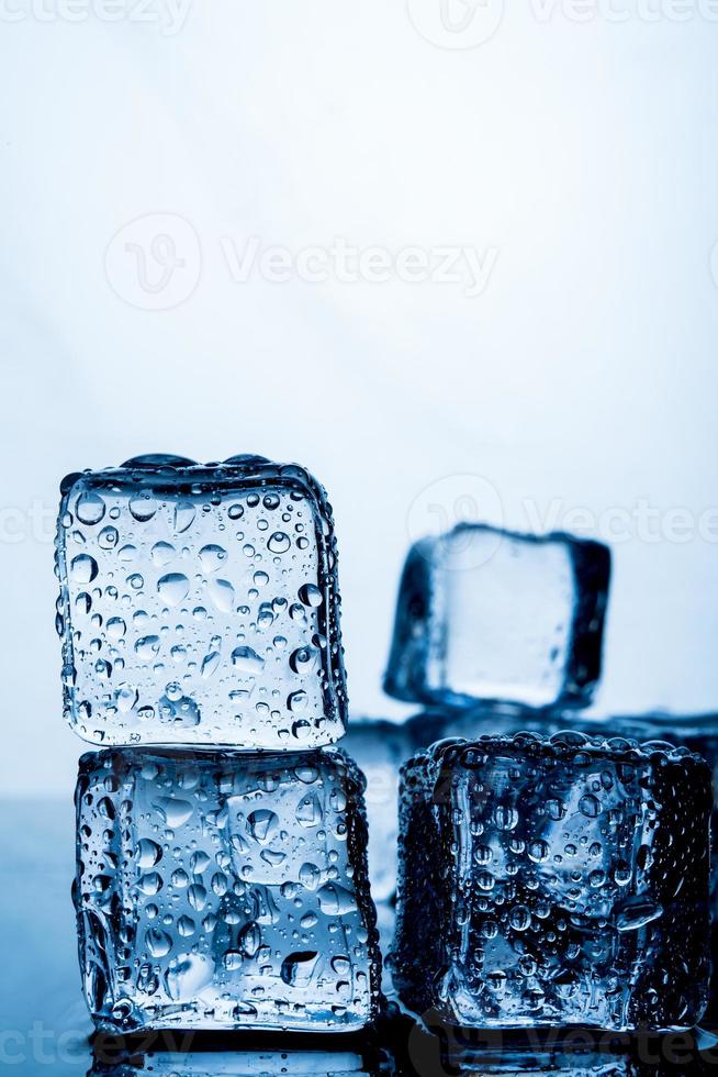 Ice pack The result of the water is before the ice stacked several blocks. The origin of the idea. And a beautiful layout. Food and Drink Concepts Cool photo