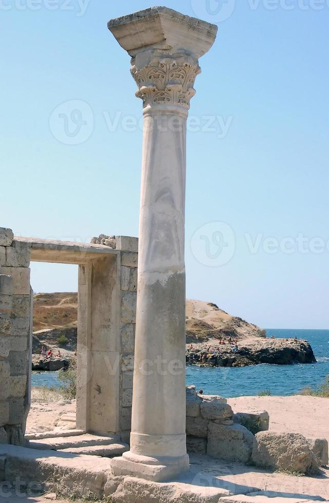 white column pillar photo