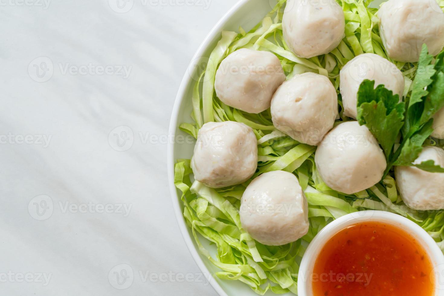 Boiled Fish Balls with Spicy Sauce photo