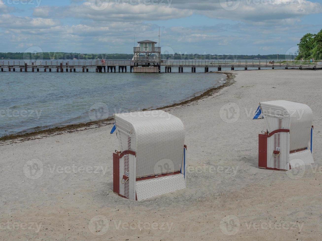 la playa de sandwig en el mar báltico foto