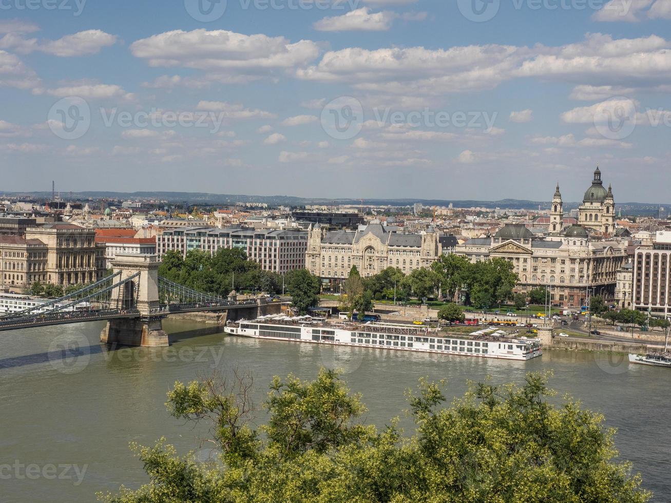 budapest en el río danubio foto