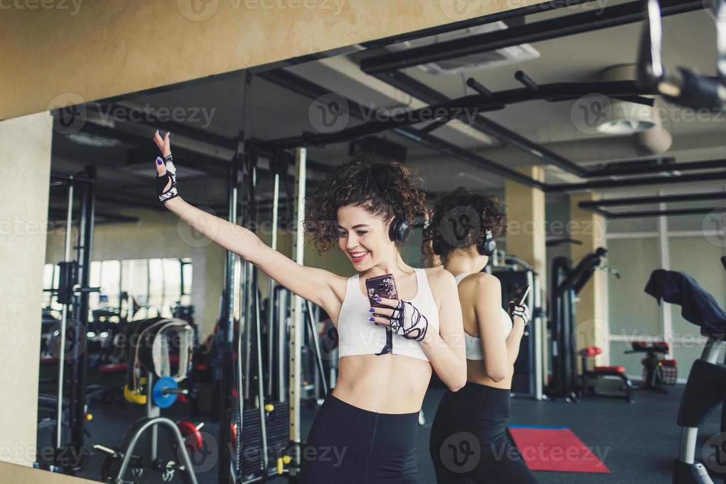 sports girl listening to music photo