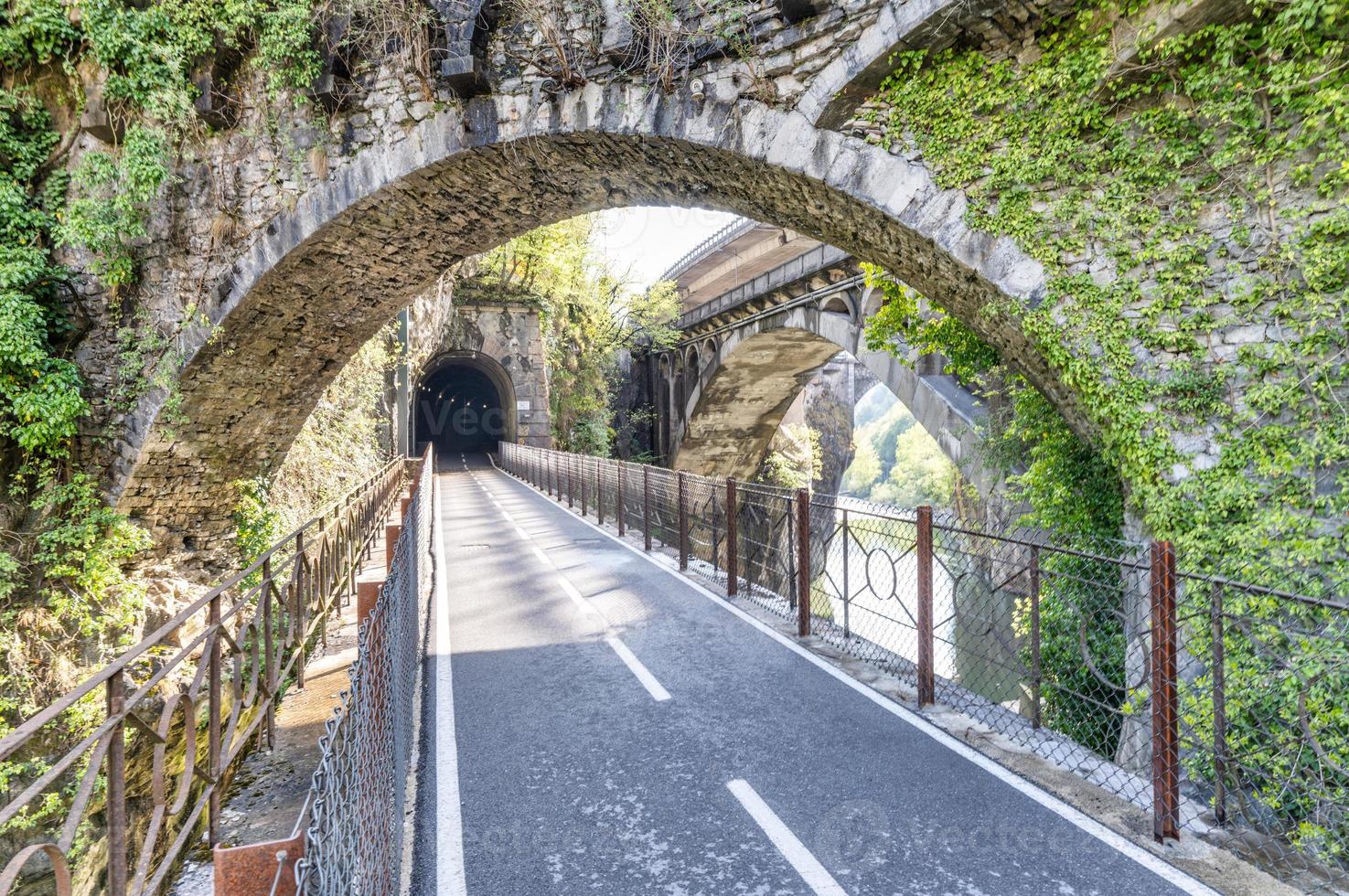 carril bici del valle de brembana foto