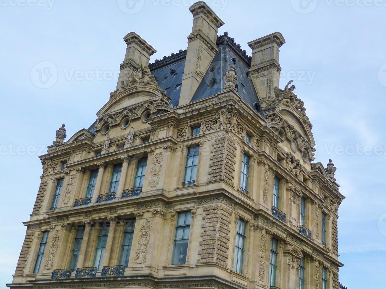 el musee du louvre museo del louvre en parís francia foto