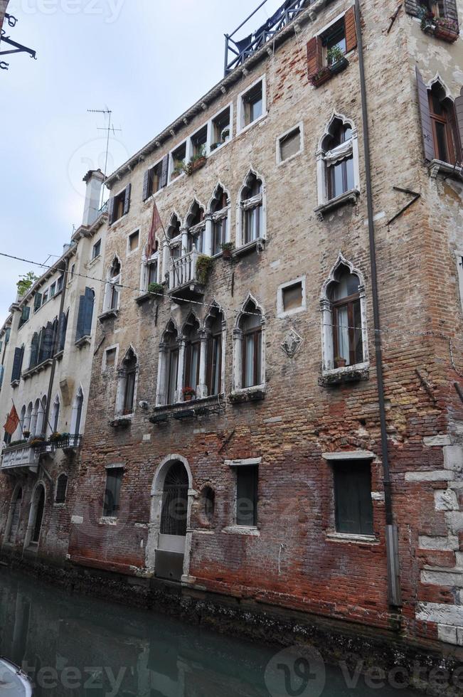 vista del canal en venecia foto