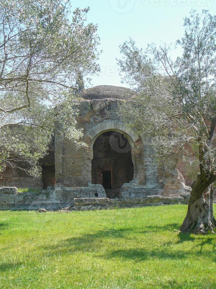 Villa Adriano ruins in Tivoli photo