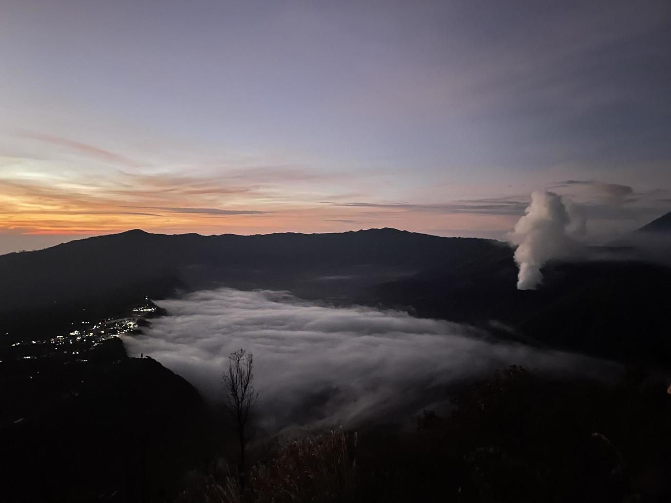 ver la belleza natural del monte bromo, indonesia foto