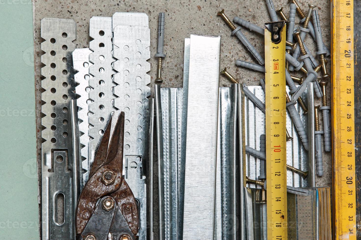 instrumentos para construir paredes de cartón yeso foto