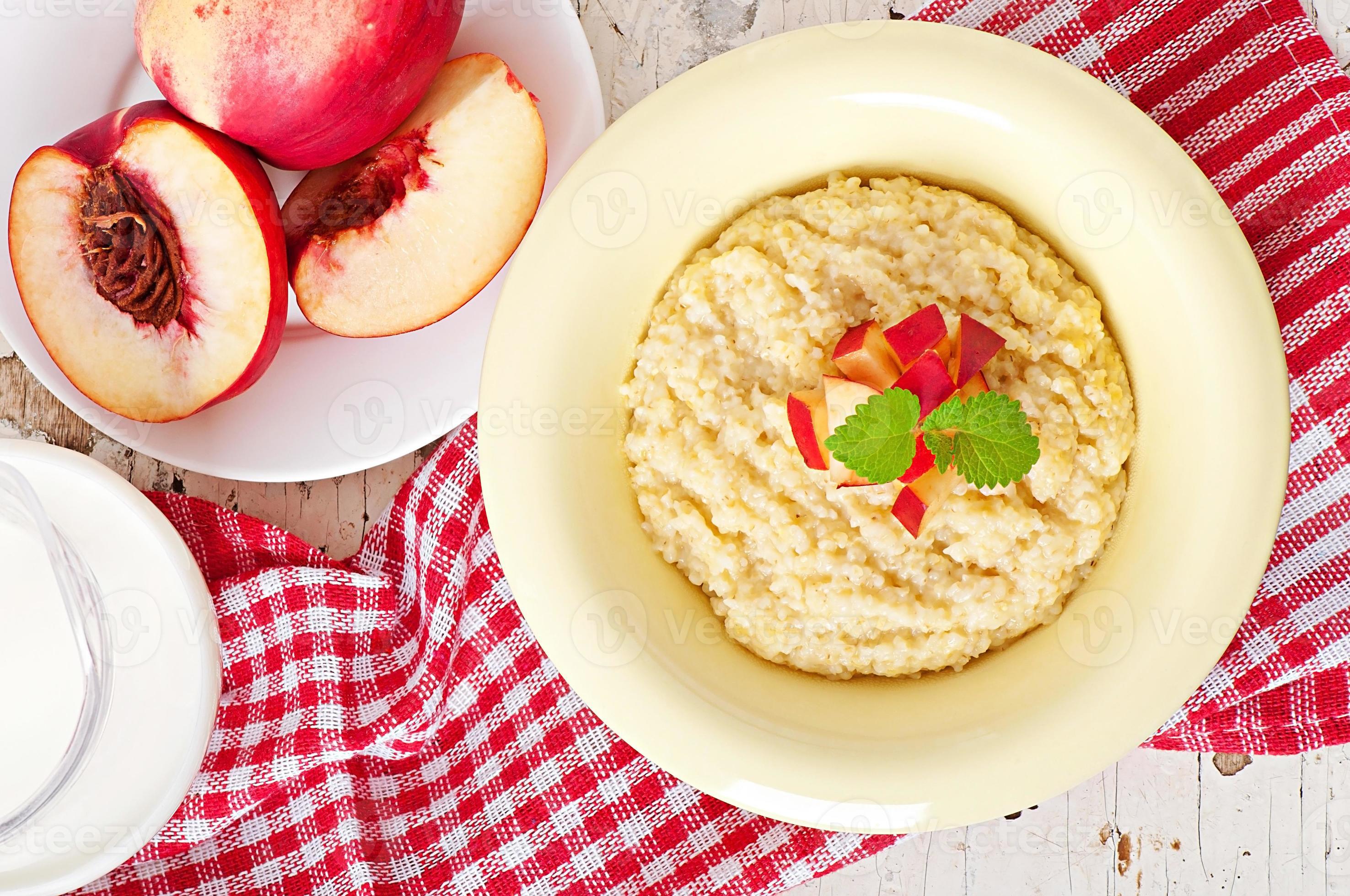 Porridge in a bowl 7394166 Stock Photo at Vecteezy