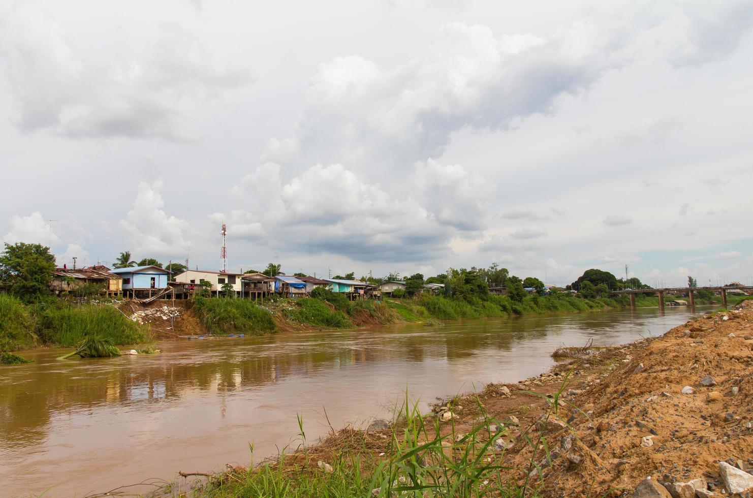 deslizamientos de tierra costeros de vivienda foto