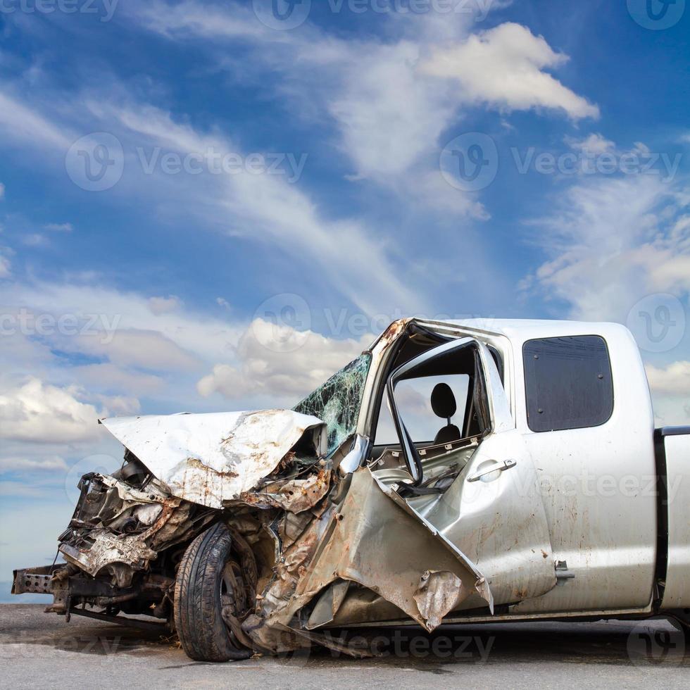 car demolished Cloudy sky photo