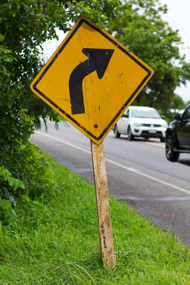 Signs, turn right to the car. photo