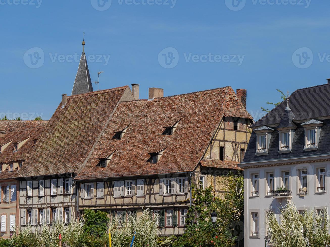 la ciudad de wissembourg en francia foto